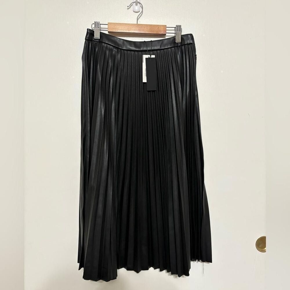 Lucy Paris Women's Black Skirt - Picture 1 of 8